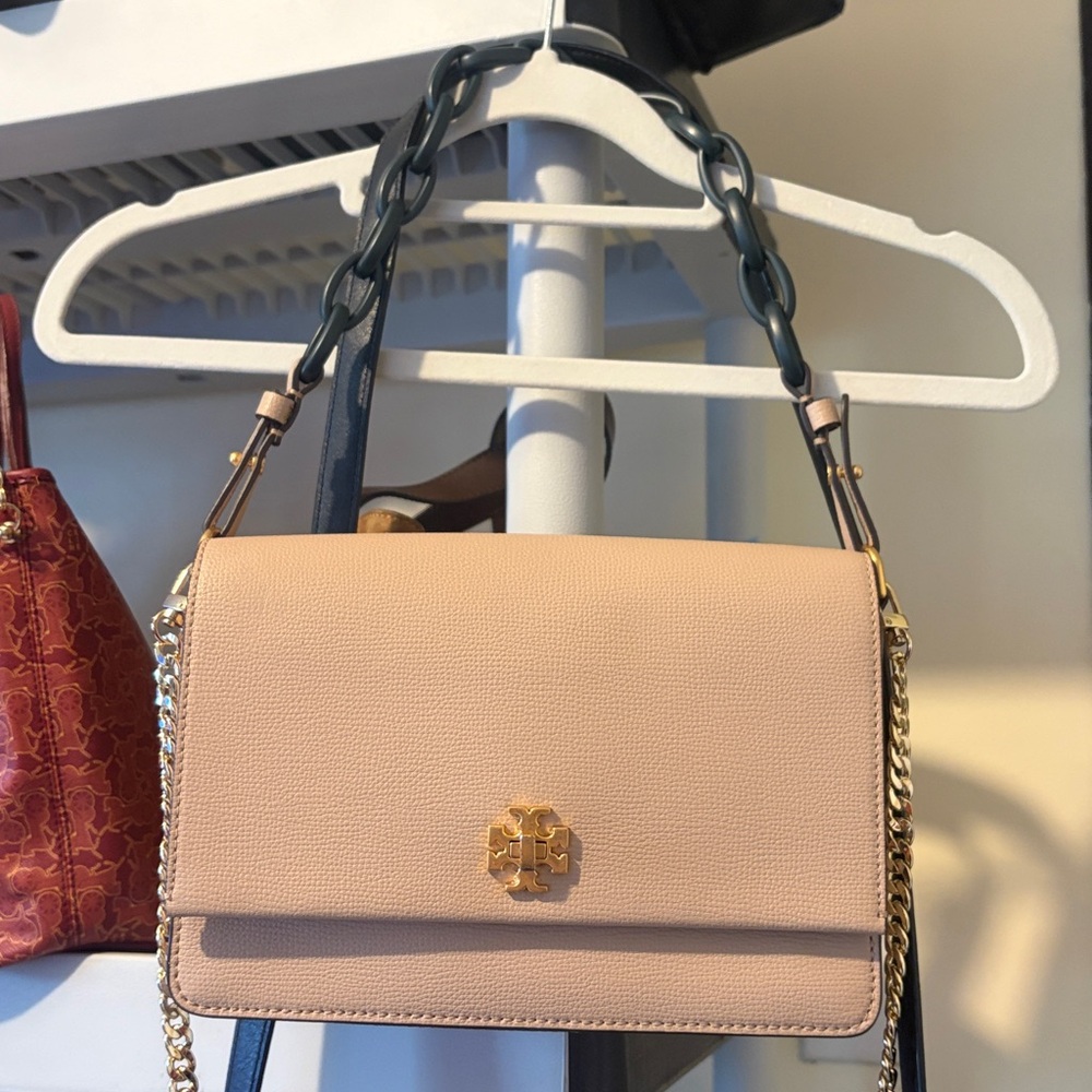 EUC Tory Burch Leather Bag with Chain Handle and Gold Crossbody